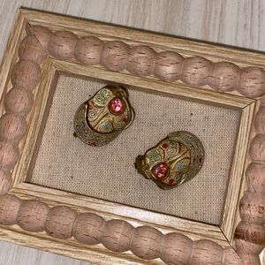 Vintage Metal Gold-Tone Filigree Clip-On Earrings with Pink Stones